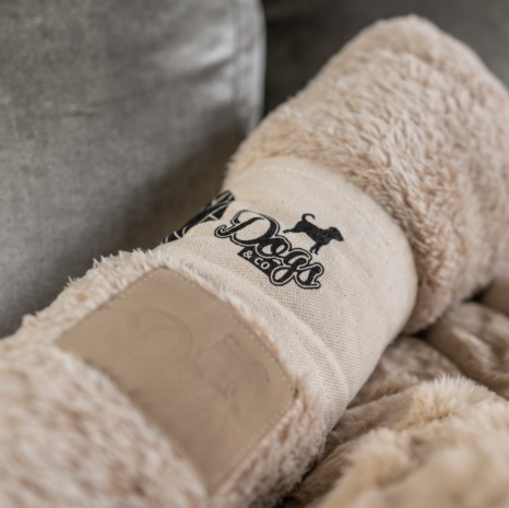Dogs&Co&reg; SNUGGLE fleece deken Beige 100x75cm 